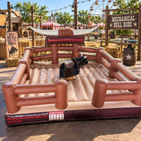 Taureau mécanique gonflable d'extérieur avec tapis de sécurité gonflable, machine de rodéo pour événements et locations de fêtes foraines
