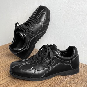 Nuevos zapatos de alta calidad para hombre y mujer, modernos, de cuero negro, casuales, para entrenamiento, planos, de tacón bajo, en un estilo moderno. - Product Image 2