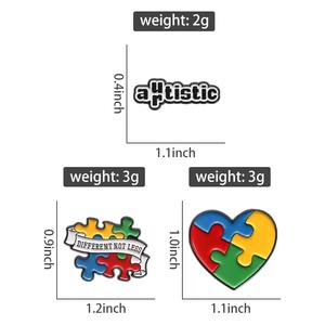En gros, épingles et badges en métal à motifs de dessins animés, multicolores, en forme de puzzle, cœur et carré, accessoires en alliage - Product Image 4