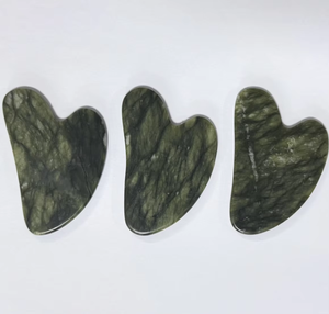 Planche de massage Gua Sha en jade Xiuyan abordable pour le visage - Product Image 6