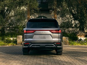 LX570 SUV de taille grand format à essence haut de gamme |   Spacieux pour les voyages internationaux de luxe en famille - Product Image 5