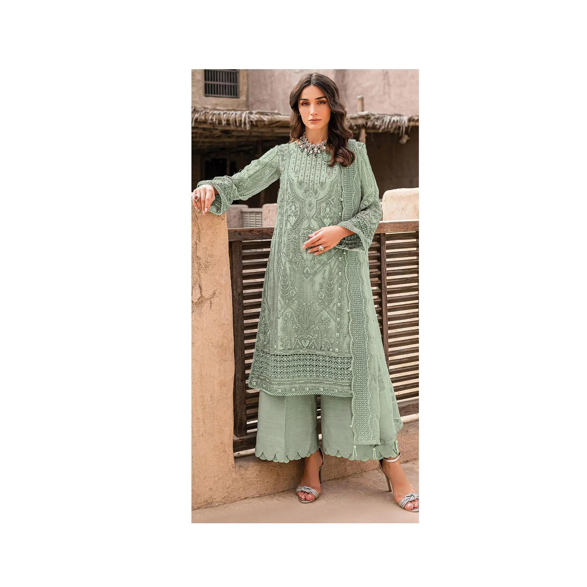 Sadece hindistan'dan toptan fiyata mevcut trend serisi hint ve pakistan giyim kadın takım elbise