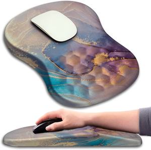 Alfombrillas <span class=keywords><strong>de</strong></span> ratón <span class=keywords><strong>de</strong></span> PU personalizadas ergonómicas con soporte <span class=keywords><strong>de</strong></span> muñeca <span class=keywords><strong>de</strong></span> punto <span class=keywords><strong>de</strong></span> masaje y alivio del dolor Fácil <span class=keywords><strong>de</strong></span> escribir Uso <span class=keywords><strong>de</strong></span> oficina Alfombrilla <span class=keywords><strong>de</strong></span> ratón Estilo impreso - Product Image 1