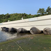 Bouée pneumatique professionnelle noire pour le levage et le sauvetage de bateaux, yachts et navires, avec raccords pour pontons flottants et accostage, de Qingdao