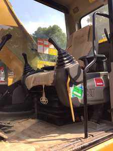 Excavadora CAT323D2L de segunda mano original japonesa de gran oferta con menos horas de trabajo y alta calidad a la venta en Japón - Product Image 2