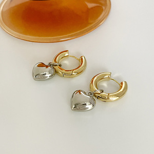 2025 nuevo diseño coreano de alta calidad para mujer pendientes de gota de corazón de oro de 18K de alta calidad pendientes de aro Huggie de latón de moda - Product Image 1