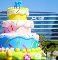 Différents modèles de gâteaux d'anniversaire gonflables personnalisés pour la décoration d'événements commerciaux, les célébrations d'anniversaire et les expositions de festivals
