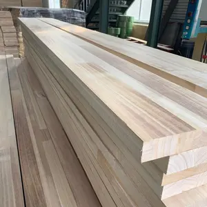 Vente en gros d'usine Planche de bois de paulownia légère et bon marché Planche de bois massif de paulownia