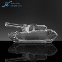 Anneau en silicone en verre borosilicaté à haute teneur en borosilicate 930ml Panzer Tank Wine Decanter Factory Whiskey Decanter