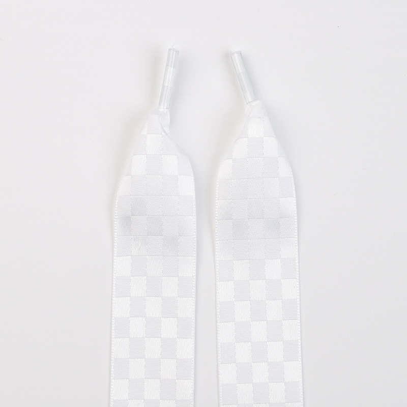 Lacet carré en soie blanc