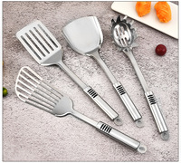 Spatule de retourneur solide de tourneur fendue en métal de cuisine d'acier inoxydable chinois