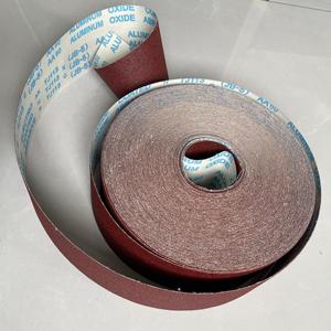 Rollo <span class=keywords><strong>de</strong></span> papel <span class=keywords><strong>de</strong></span> lija abrasivo <span class=keywords><strong>de</strong></span> óxido <span class=keywords><strong>de</strong></span> aluminio para pulir madera y metal, OEM soporte personalizado, 115mm x 50m - Product Image 1
