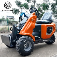 Chargeuse compacte FULCORE homologuée EPA avec plusieurs accessoires, fonctions polyvalentes pour les travaux agricoles et de jardinage