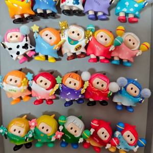 Caja Sorpresa de Colección <span class=keywords><strong>YOYO</strong></span> Tilted Head, Figuras Coleccionables Kawaii en Miniatura, Venta al Por Mayor para Minoristas, Regalos - Product Image 4