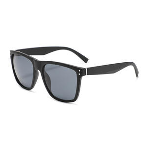 Nuevas Gafas de Sol UV400 con Marco Cuadrado Negro, Unisex, Protección Solar, para Pesca, Viajes y Actividades al Aire Libre, Hechas en Wenzhou, Modelo 4379 - Product Image 2