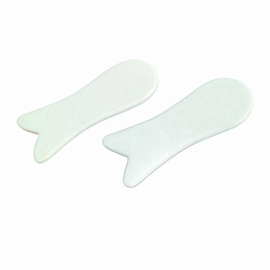Pierre de massage Gua Sha en jade Xiuyan blanc en forme de poisson, grattoir facial, produits Gua Sha de qualité supérieure - Product Image 2