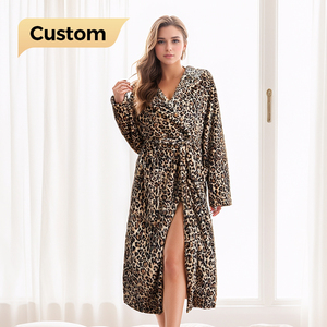 Peignoir en polaire corail léger avec logo personnalisé Vêtements de nuit à capuche doux et chauds pour la maison et l'hôtel Thermique pour femmes et hommes - Product Image 6