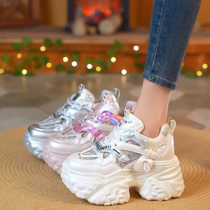 Popolare <span class=keywords><strong>scarpe</strong></span> da papà <span class=keywords><strong>con</strong></span> suola corta e spessa per donne alla moda <span class=keywords><strong>con</strong></span> paillettes Casual <span class=keywords><strong>scarpe</strong></span> <span class=keywords><strong>sportive</strong></span> da donna <span class=keywords><strong>con</strong></span> <span class=keywords><strong>tacco</strong></span> <span class=keywords><strong>alto</strong></span> - Product Image 1