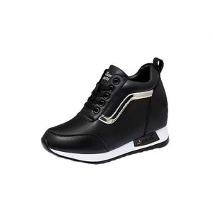 Sneakers compensées discrètes pour femmes |   Chaussures blanches rehaussantes pour l'intérieur |   Baskets Chunky Respirantes Style Coréen à Plateforme - Product Image 5