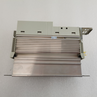 Convertisseur de fréquence E82EV551K4C 5,5 kW 12 A Triphasé 380-480 V avec clavier IP20