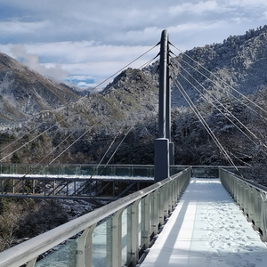 Pont suspendu en verre incassable de fabrication professionnelle, très demandé, pour une protection optimale - Product Image 1