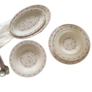 Vaisselle en céramique de style français, assiettes à fleurs en relief, tasses à café avec soucoupes et assiettes à dessert - Product Image 1