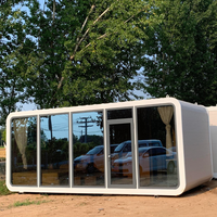 Capsule spatiale Apple moderne, conteneur détachable, certifiée CE, lodge de luxe pour usage agricole, hôtelier et en parc