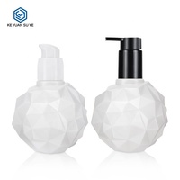 Bouteille plastique bombe Unique 300ml bouteilles de soins de la peau en plastique jetables forme personnalisée