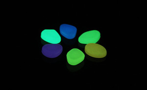 Compra guijarros personalizados que brillan en la oscuridad sin energía, piedra brillante y grava para acuario de seguridad