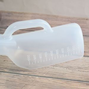 Urinoir portable Funjee 1000 ml à long bec, en PP, pour hommes - Product Image 3