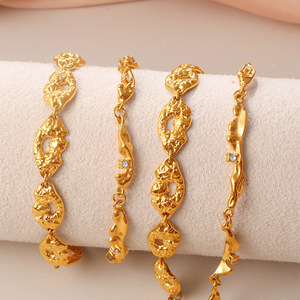 กำไลข้อมือลายทองสไตล์ยุโรปอเมริกัน ประดับเพชรเม็ดเล็ก ปรับขนาดได้ ของขวัญเครื่องประดับ โลหะผสมสังกะสี ดีไซน์เรขาคณิต - Product Image 1