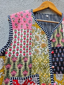 Nouvelle veste mi-longue d'hiver en coton matelassé à imprimé artisanal de qualité supérieure, style bohème ethnique pour femmes, cadeau élégant pour elle - Product Image 3