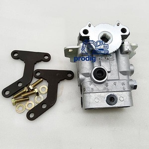 Válvula piloto 702-16-04250 S171022 para PC160-7 PC200-7 PC200-8 PC400-8 7021604250 Válvula piloto de desplazamiento PC300LC-7 Conjunto de piezas de piezas de repuesto - Product Image 2