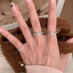 Bague en argent pur S925 avec motif en dentelle et diamants, style antique sculpté, design de grille de diamants, sensation haut de gamme, élégante et légère - Product Image 3