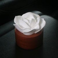 Diffuseur d'huiles essentielles en porcelaine faite à la main avec base en bois, motif rose en céramique, pour parfumer l'ambiance domestique