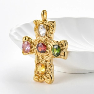Colgante de cruz martillado de acero inoxidable vintage para collar, para mujeres y hombres, con cristales coloridos, amuleto religioso, regalos de joyería, 1 unidad - Product Image 1