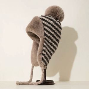 Bonnet tricoté d'hiver pour femme, style russe, épais, protection des oreilles, rayé, coupe-vent, en fourrure, pour le cyclisme - Product Image 6