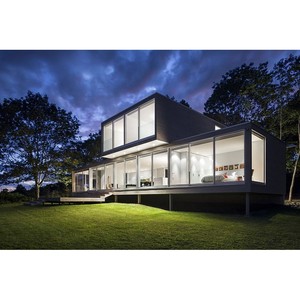 Villa moderna de vidrio con grandes ventanas para espacios de vida al aire libre - Product Image 4