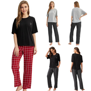 Ensemble de pyjama pour femmes SMOOTH en viscose à manches courtes et pantalon long à carreaux, léger, pour le printemps et l'été - Product Image 3