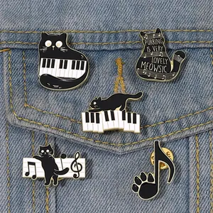 피아노 에나멜 핀의 흑백 키 고양이와 뮤지컬 노트 브로치 옷깃 배지 예술 친구를위한 콘서트 보석 선물
