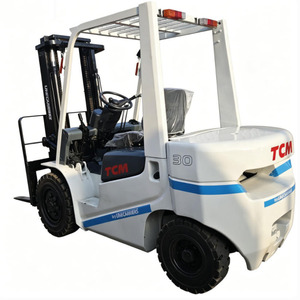 Chariot élévateur diesel TCM FD30 de 3 tonnes d'occasion avec déplaceur latéral hydraulique et pneus pleins - Bon état de fonctionnement - Product Image 1