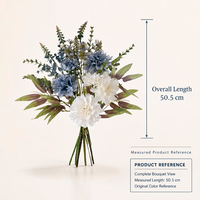 Bouquet de fleurs décoratif mixte, fleurs blanches et bleues, feuillage vert, accents violets pour la décoration de la maison, des mariages et des vases