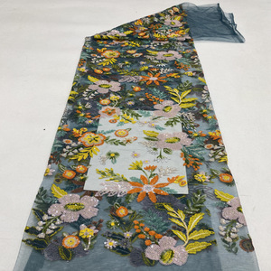 ชุดเดรสผู้หญิงลายดอกไม้หลากสีปักเลื่อมผ้าปักลูกปัดแบบกี่เพ้า - Product Image 3