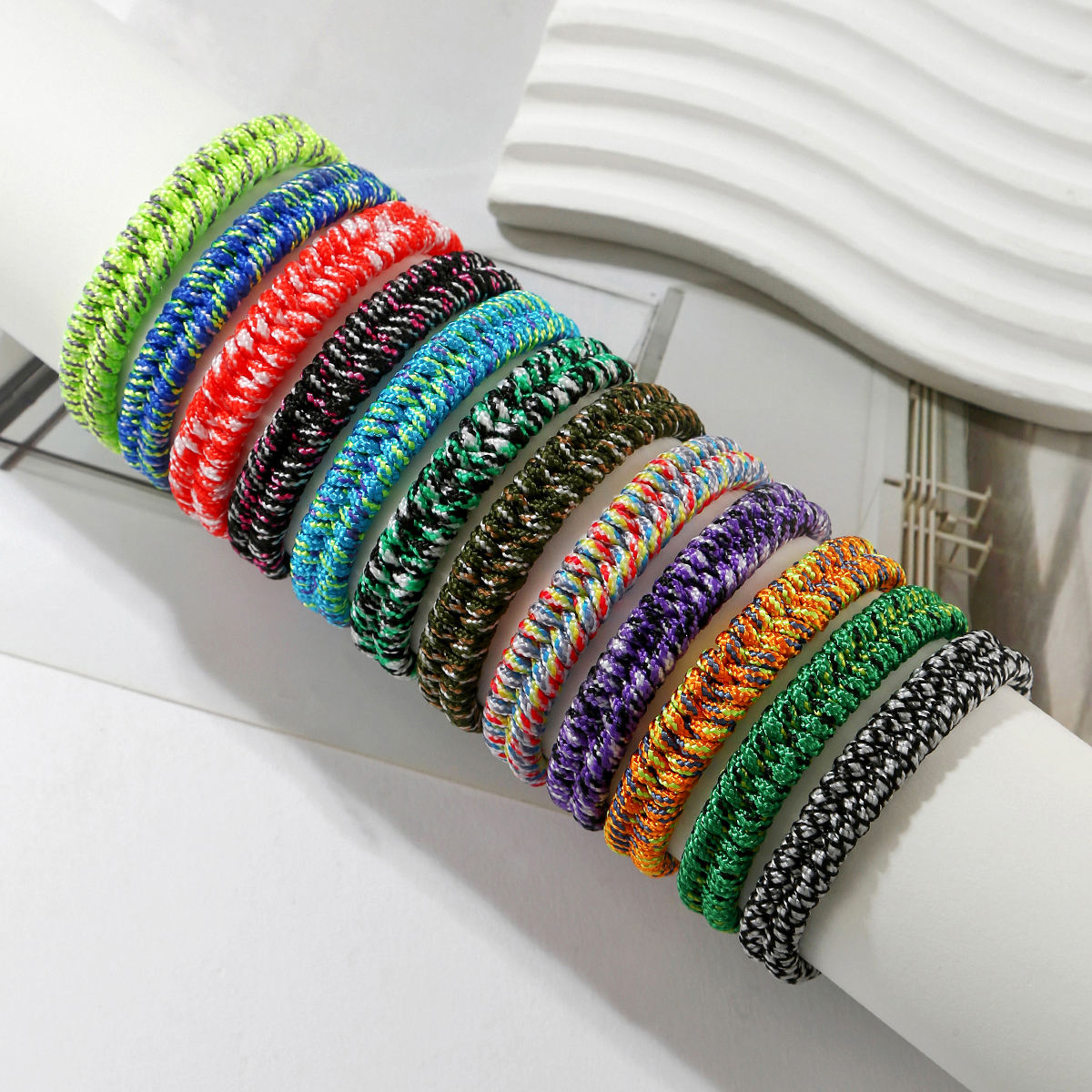 Hand-woven Parachute Bracelet for Outdoor Emergency Survival