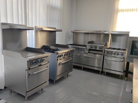 Cuisinière à gaz robuste à 6 brûleurs avec plaque de cuisson de 24 pouces, salamandre et double four, équipement de cuisson commercial en acier inoxydable