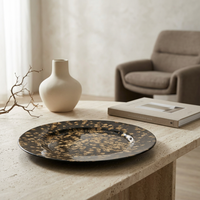 Luxuriöser 13-Zoll-Plastikteller aus PS, klar, mit schwarz-goldener Sprenkelstruktur, moderner Dekoteller für die Tischdekoration im Restaurant