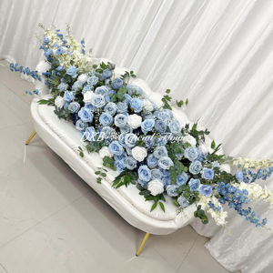 Camino de mesa de flores personalizado para decoración de bodas, listo para usar, camino de mesa de flores de alta calidad, rosas blancas y azul real - Product Image 3