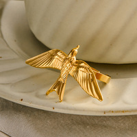 Niche Vintage fiançailles anniversaire fête Simple colombe de la paix 18K plaqué or en acier inoxydable conception ouverte oiseau aile anneau