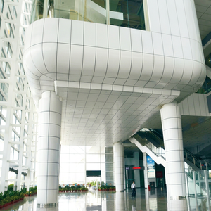 Sistema de Fachada Panelizada de Aluminio Blanco para Paredes Cortina en Aeropuertos, Centros Comerciales y Edificios de Oficinas - Product Image 1