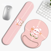 Tapis de souris ergonomique en gel de silicone PU Offre Spéciale personnalisé avec repose-poignet Tapis de souris en tissu de conception de dessin animé mignon avec support de poignet